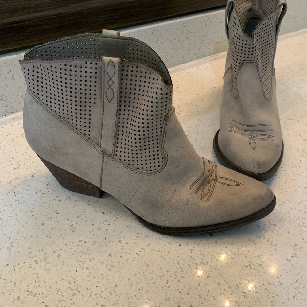 Very Volatile Short Cowboy Boots